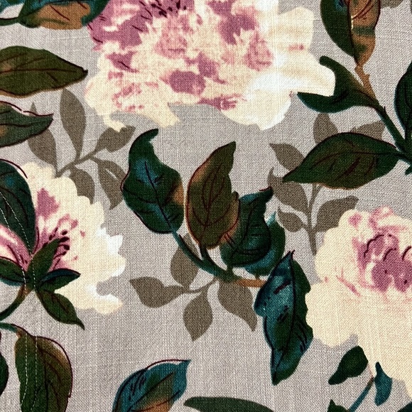 Flower Pattern Tunic | Size M - Picture 2 of 2